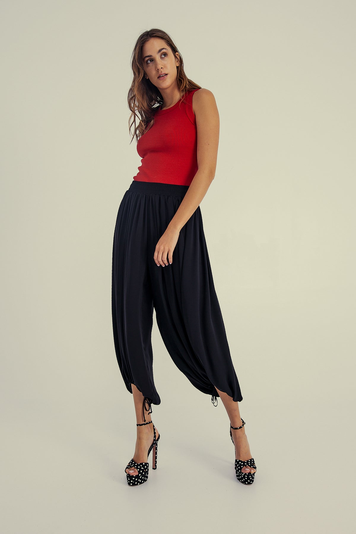 FLUID ELASTICATED CROPPED TROUSERS