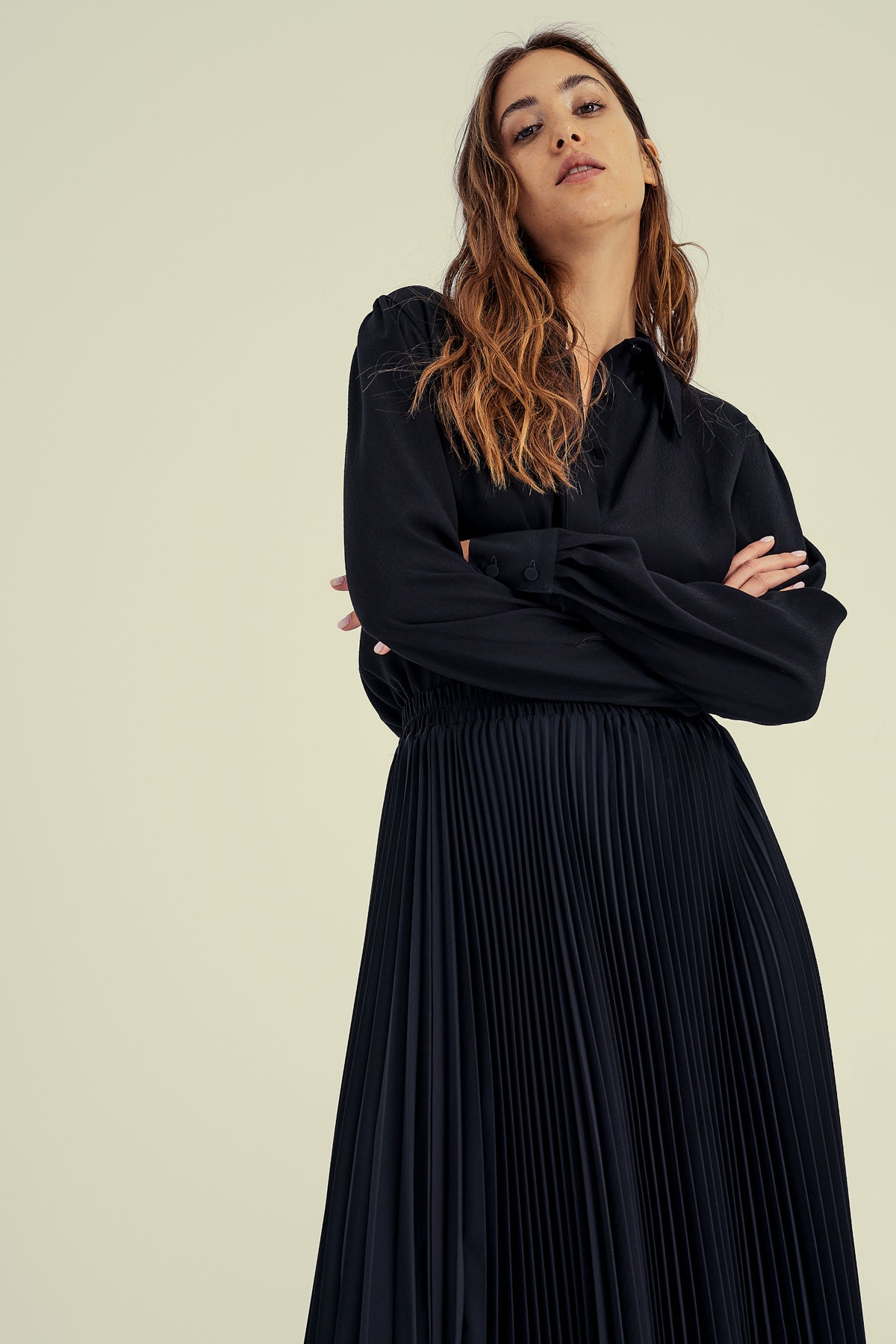 BLACK PLEATED MAXI SKIRT