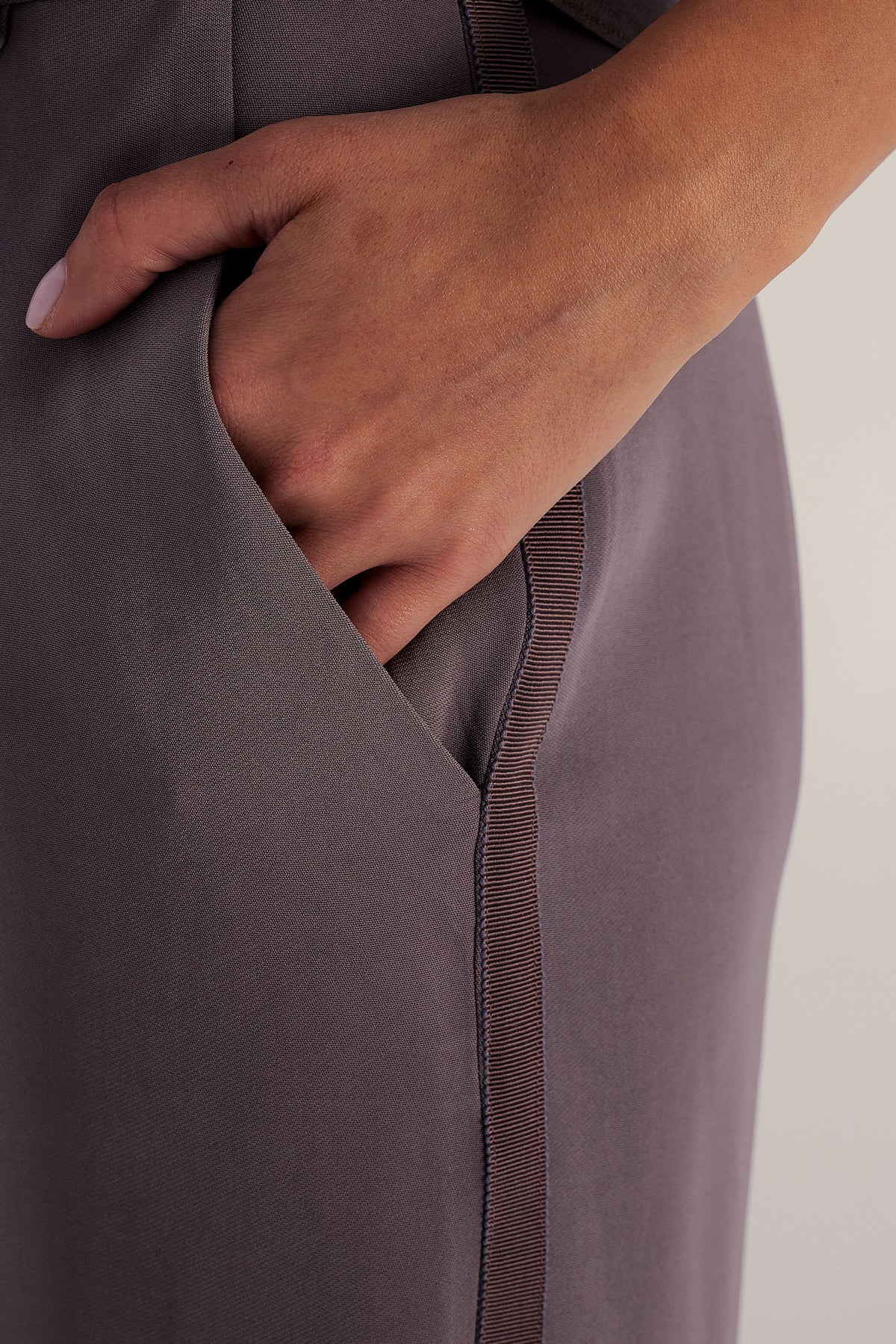 TAILORED TROUSERS B070